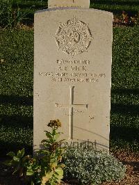 Salonika (Lembet Road) Military Cemetery - Vick, A E